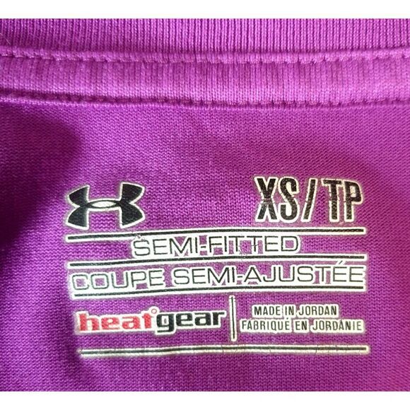 Under Armour Womens V-Neck T-Shirt XS Purple HeatGear Semi-Fitted Run Athletic - Picture 5 of 6